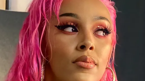 QUEL ARTISTE A ANNONCÉ LA SORTIE DE SON ALBUM ?  